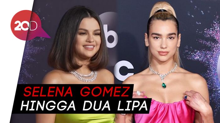 Gaya Para Selebriti di Red Carpet American Music Awards 2019