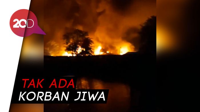 Pasar Pakaian Bekas di Tanjungbalai Dilahap Si Jago Merah