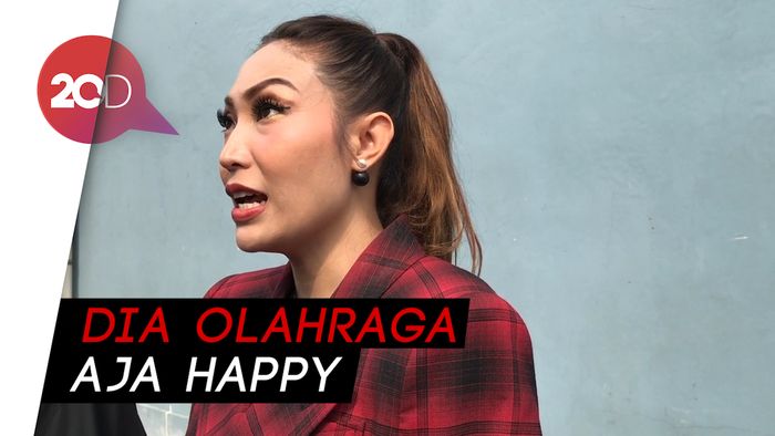 Ayu Dewi: Kebahagiaan Luna Maya Nggak Tergantung Pacar