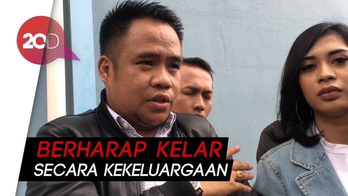 Pengacara Persilakan Marshanda untuk Laporkan Karen Pooroe