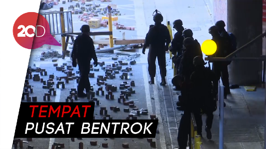 Polisi Masuk Kampus di Hong Kong, Sisir Bom Molotov