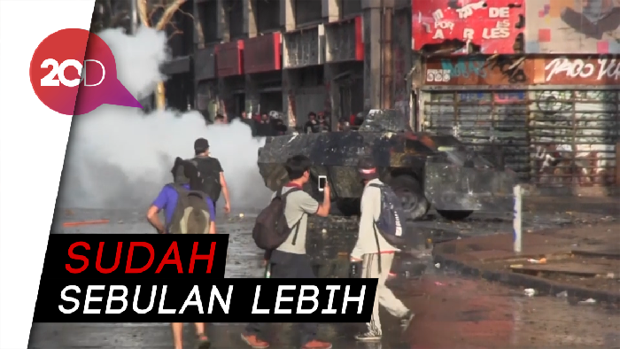 Bentrokan Polisi dengan Pedemo di Chili Terus Berlanjut