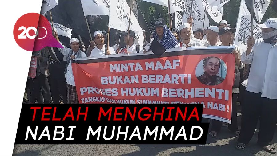 Massa Aliansi Umat Islam Surabaya Tuntut Sukmawati Ditangkap