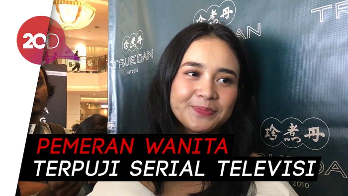 Michelle Ziudith Sujud Syukur Sabet Piala FFB 2019
