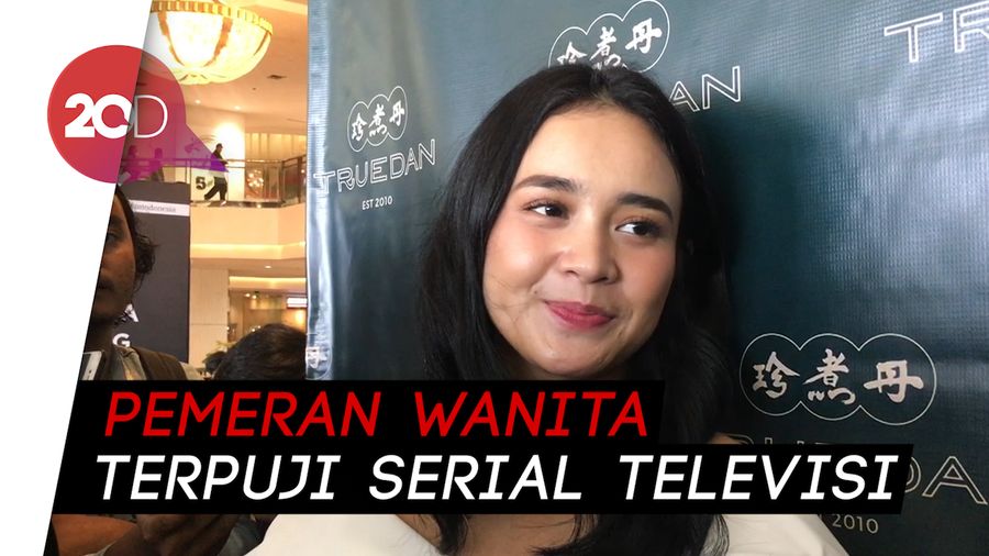 Michelle Ziudith Sujud Syukur Sabet Piala FFB 2019
