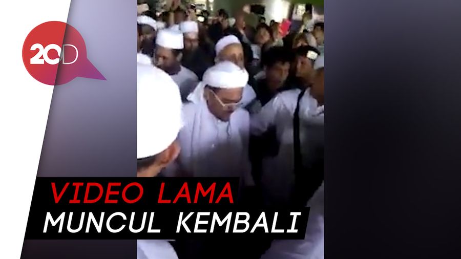 Viral Video Habib Rizieq Tiba di Indonesia