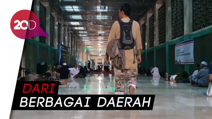 Malam Ini, Massa Reuni 212 Mulai Berdatangan ke Masjid Istiqlal