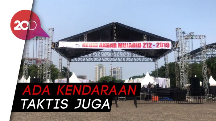  H-1 Reuni 212, Panggung dan Tenda Mulai Didirikan di Monas