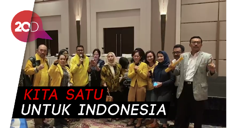 Mendengar Lagu Resmi Munas Golkar Karya Dharma Oratmangun