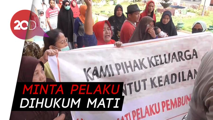 Sidang Kasus Mayat Dalam Karung, Keluarga Korban Histeris