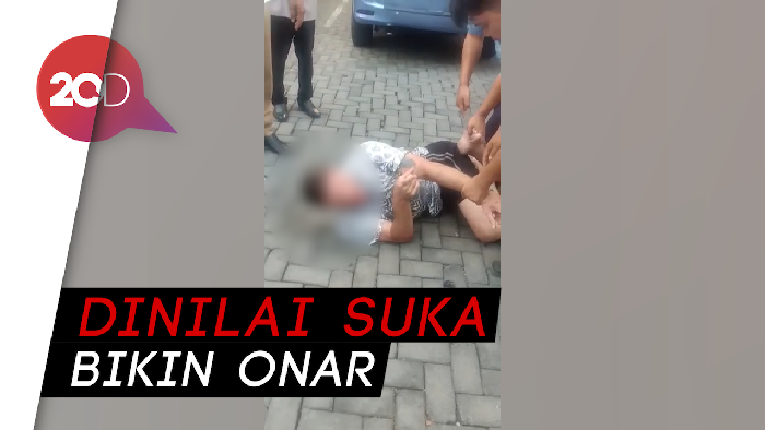 Bule Dibekuk Warga Canggu karena Diduga Tak Bayar Belanja di Warung