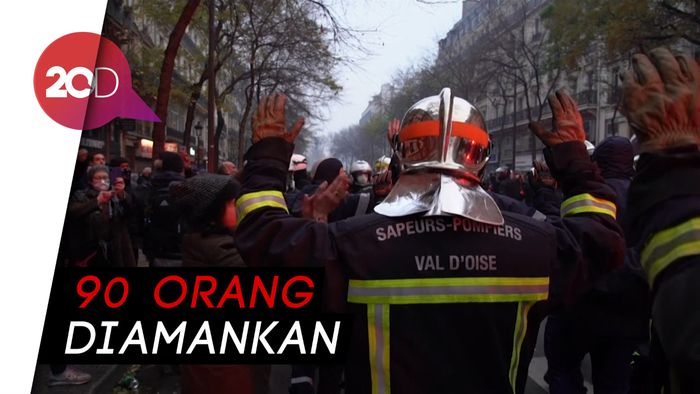 Aksi Protes Sistem Pensiun di Prancis Berujung Ricuh