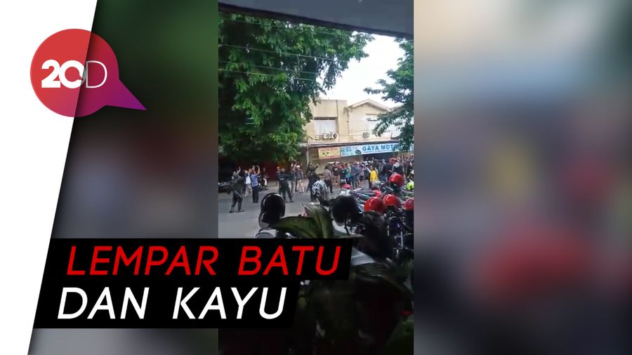 Bentrok Massa Terjadi di Solo, Brimob Turun Tangan