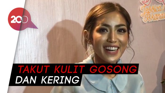 Jessica Iskandar Bawa Sunblock Buat Natalan di Melbourne