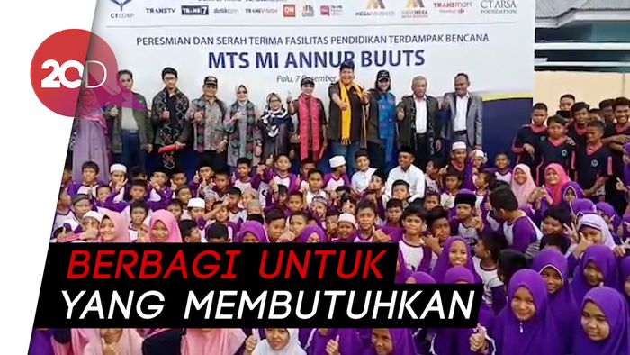 Chairul Tanjung Resmikan 3 Masjid dan 9 Sekolah Baru di Palu