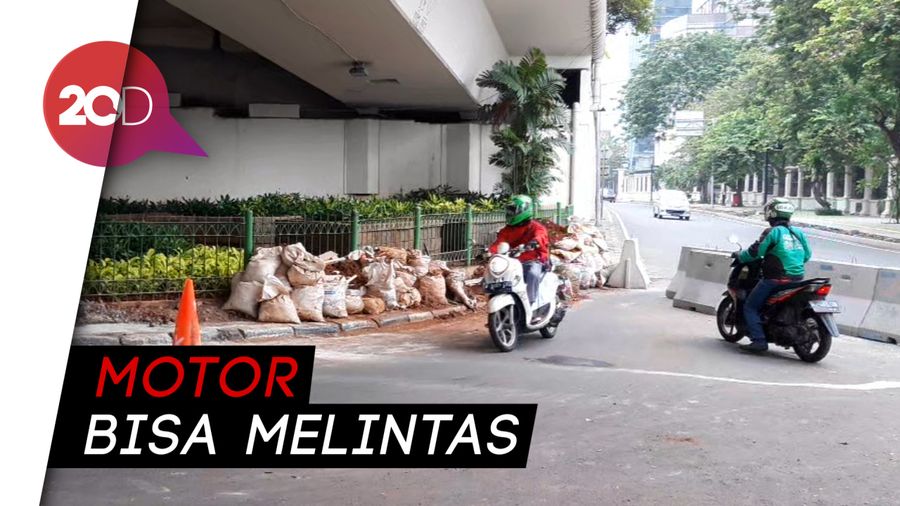 U-Turn Jalan Satrio Kembali Bobol