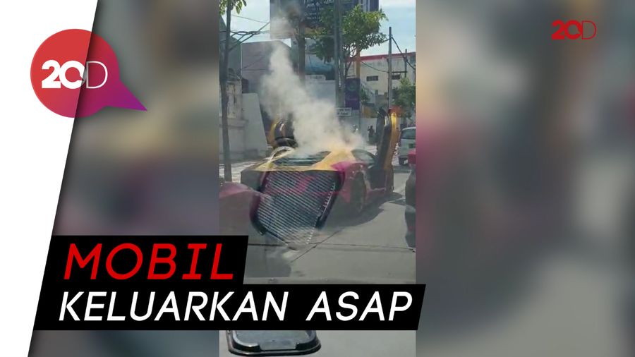 Terbakar! Penumpang Lamborghini Berhamburan 