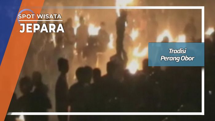 Tradisi Perang Obor Tegalsambi Jepara