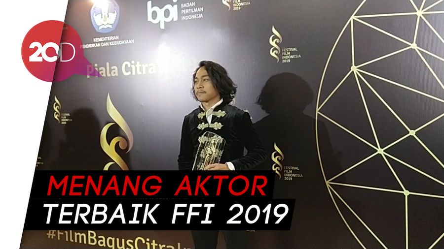 Muhammad Khan Dedikasikan Piala Citranya untuk Shah Rukh Khan