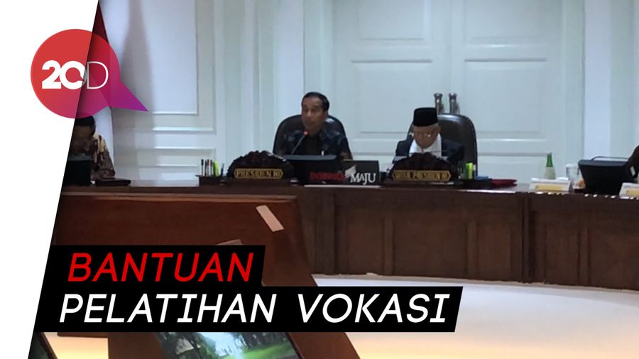 Jokowi: Kartu Pra Kerja Bukan Menggaji Pengangguran