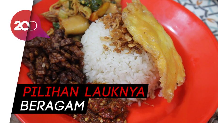 Lezat Menggoda Nasi Uduk Pulen Dipadu dengan Cumi Pedas