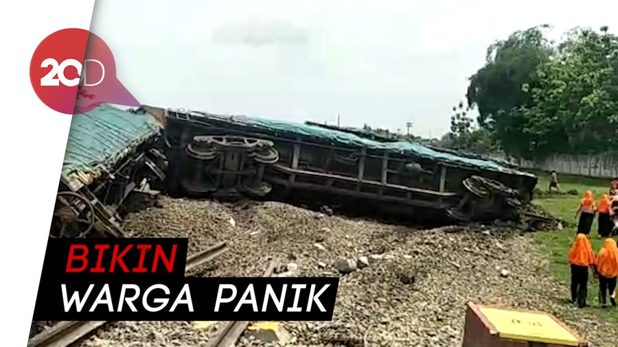 Kereta Pengangkut Semen Terguling di Blora, Picu Suara Dentuman
