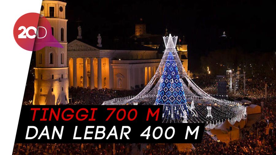 Lampu Pohon Natal Terbesar di Dunia Mulai Nyala, Cantiknya!