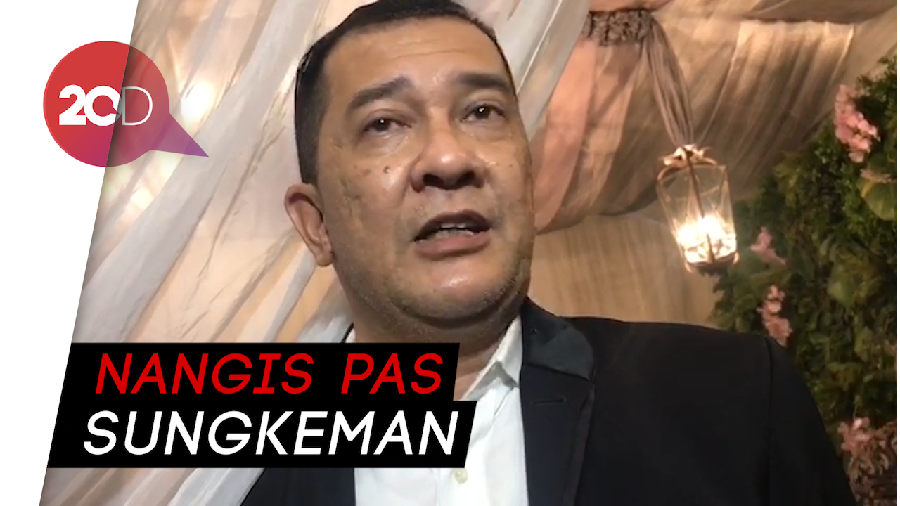 Pernikahan Cut Tari dan Richard Kevin Penuh Haru