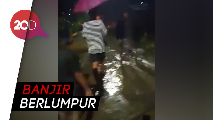 Video Kepanikan Warga Kulawi Saat Banjir Bandang Menerjang