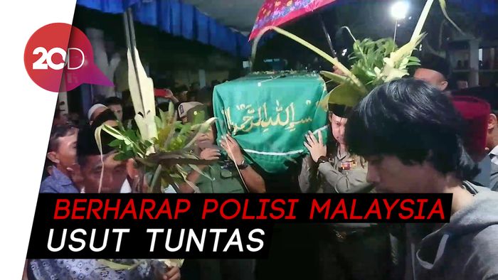 Isak Tangis Iringi Kedatangan Jenazah TKI Korban Pembunuhan di Malaysia