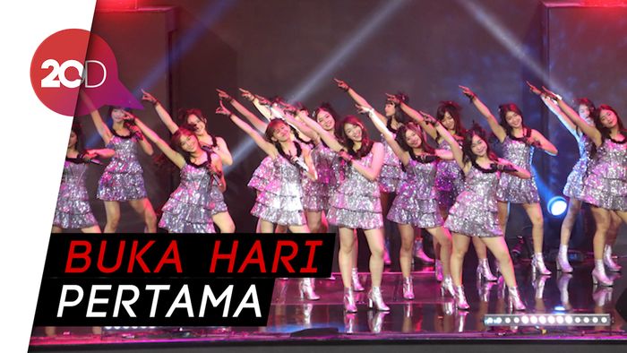 Penampilan Memukau JKT48 hingga Isyana Sarasvati Buka HUT ke-18 Transmedia