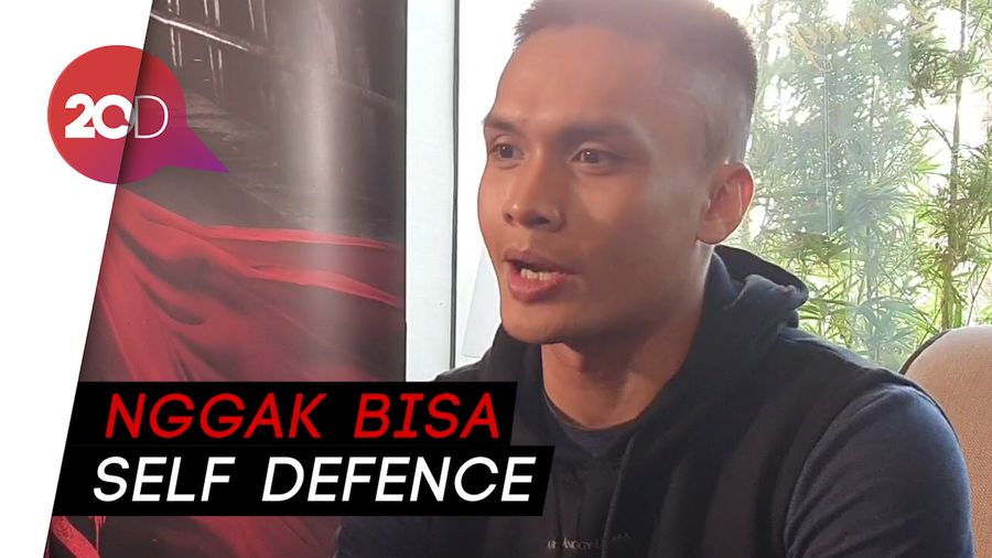 Tantangan Randy Pangalila Main di Film Si Manis Jembatan Ancol