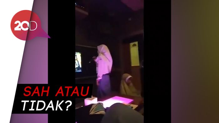  Temannya Asyik Karaoke, Pelajar Ini Justru Salat