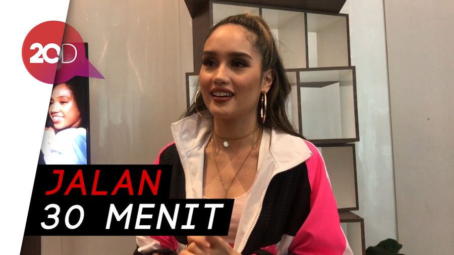 Tips Olahraga untuk Pemula ala Cinta Laura