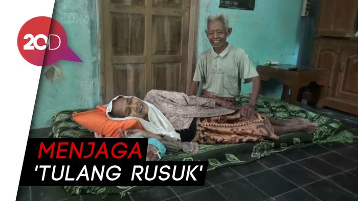So Sweet! Kakek-Nenek Romantis di KA Prameks: Mesra di Mana Pun 