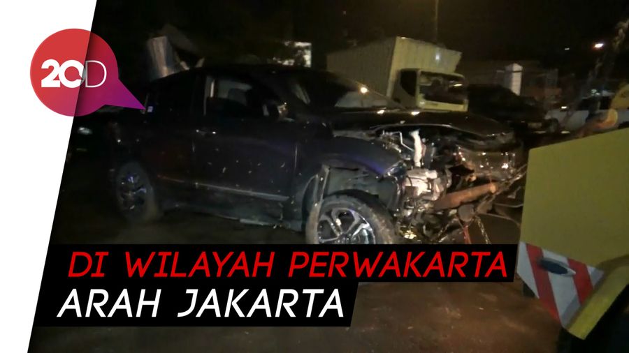 6 Kendaraan Kecelakaan Beruntun di Tol Cipularang
