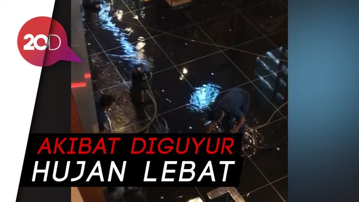 Banjir di Jakarta, Air Genangi Lobby Gedung Artha Graha