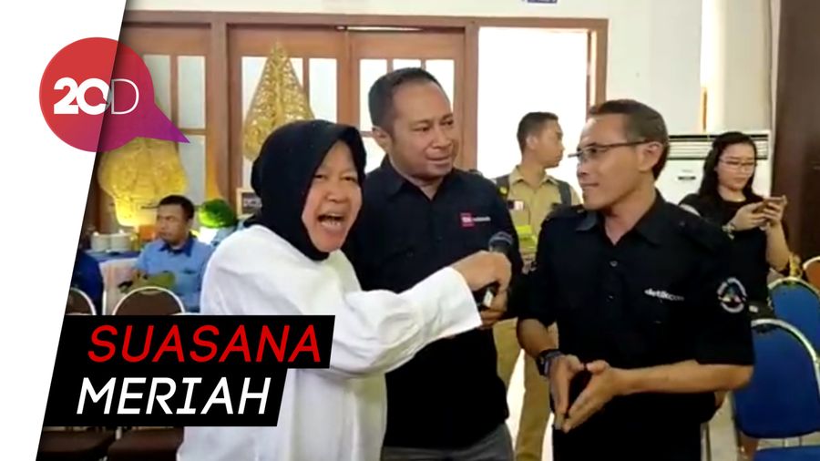 HUT ke-18 Transmedia di Surabaya: Risma Nyanyi, Khofifah Titip Pesan