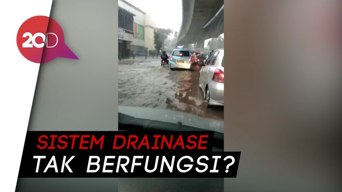 Hujan Deras Sisakan Banjir di Sejumlah Wilayah di Jakarta