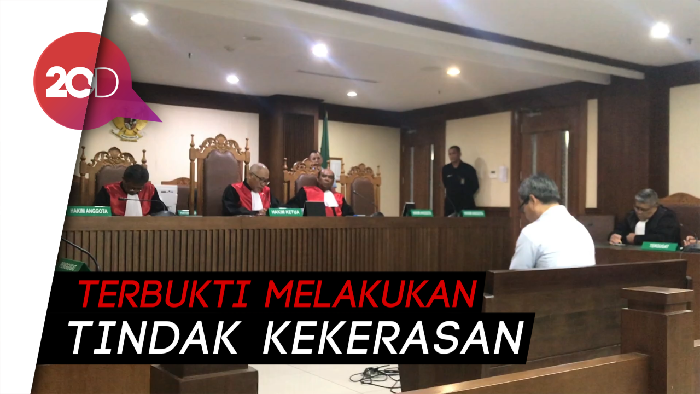 Pengacara yang Pukul Hakim Saat Sidang Divonis 6 Bulan Penjara