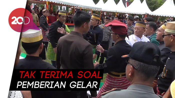 Ribut-ribut di Festival Maradika di Mamuju Gegara Pemberian Gelar
