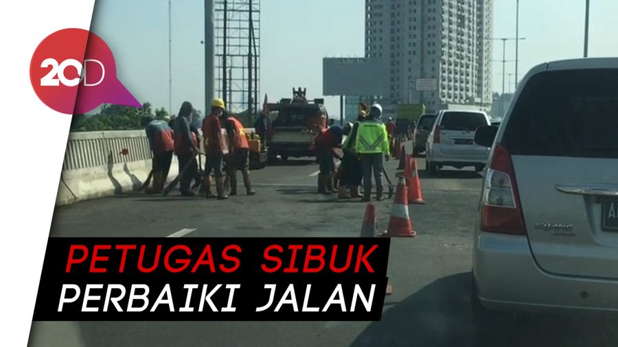 Belum Juga Sepekan Beroperasi, Jalan Tol Layang Japek Mengelupas