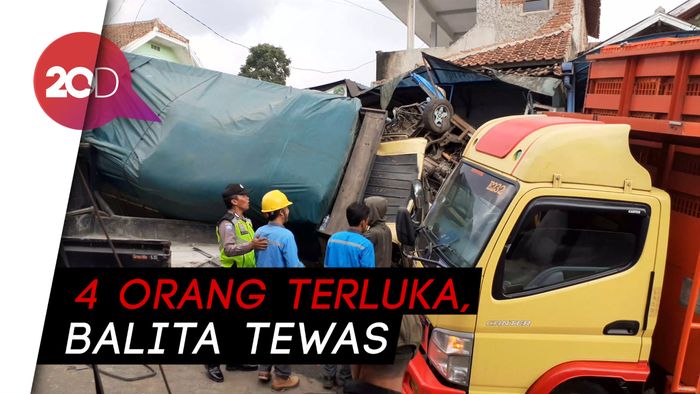 Tabrakan Beruntun di Bandung Barat, Empat Kendaraan Tumpang-tindih