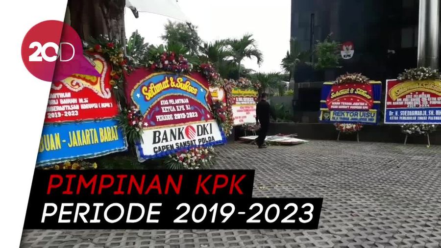 Karangan Bunga Hiasi Gedung KPK Jelang Pelantikan Pimpinan KPK