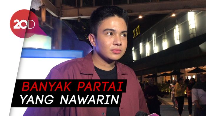 Tertarik ke Politik, Umay Shahab Tak Ingin Aji Mumpung