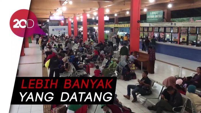 Liburan Nataru, Penumpang di Terminal Kampung Rambutan Melonjak