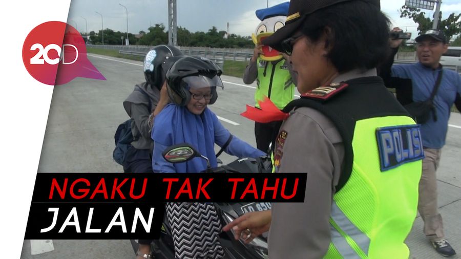 Cewek Pemotor Ini Nyaris Masuk Tol, Langsung Disergap Polisi