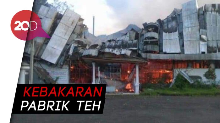 Pabrik Teh di Lumajang Diamuk Si Jago Merah