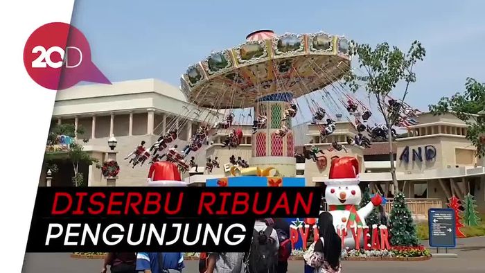 Keseruan Pengunjung Nikmati Wahana di Dufan Saat Libur Nataru