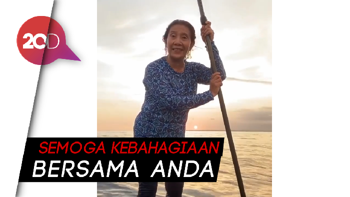 Ditemani Sunset dan Kano, Susi Ucapkan Selamat Natal dan Tahun Baru